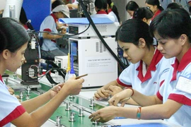 Các nhà đầu tư nước ngoài mong giảm tham nhũng, phiền hà