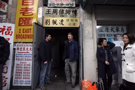 Những lỗ hổng khó lấp