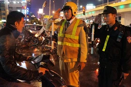 Đánh giá cán bộ chiến sỹ qua sự hài lòng của nhân dân