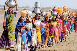 Phụ nữ đi đầu chống biến đổi khí hậu