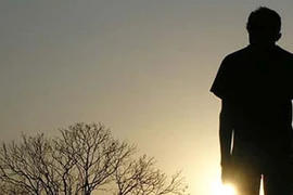 Tôi sợ phải “chạm mặt” đứa con riêng của cô ấy