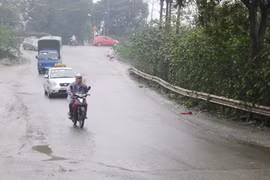 “Dốc Lĩnh Nam tiềm ẩn tai nạn giao thông”: Không cơ quan nào nhận trách nhiệm!