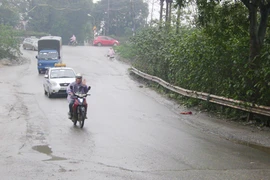 “Dốc Lĩnh Nam tiềm ẩn tai nạn giao thông”: Không cơ quan nào nhận trách nhiệm!