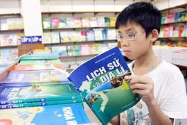 Cần xóa bỏ độc quyền viết sách giáo khoa