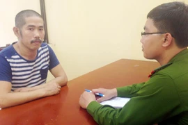 Thu 25 thùng tôn đựng hàng chục nghìn “sổ đỏ” của đường dây lừa đảo