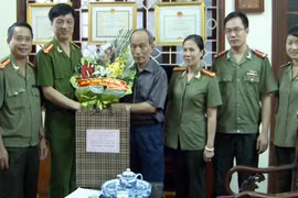 Chúc mừng các đồng chí nguyên lãnh đạo CATP