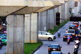 Đường sắt trên cao Cát Linh - Hà Đông: Hết đội vốn lại lo “lụt” tiến độ