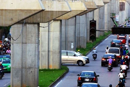 Đường sắt trên cao Cát Linh - Hà Đông: Hết đội vốn lại lo “lụt” tiến độ