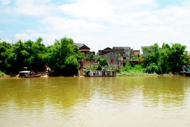 “Ôn cố” ở làng cổ Thổ Hà