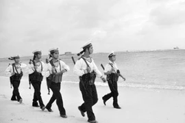 Triệu con tim đang hướng về Biển Đông