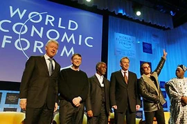 Bàn nhiều vấn đề nóng bỏng