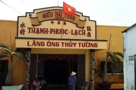 Chiếc đao làm bằng xương cá trăm tuổi và bí ẩn về loài thủy tướng của cá Ông