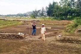 Làng "góa phụ" vì tin đồn gặp tai ương khi miếu cổ bị vùi lấp