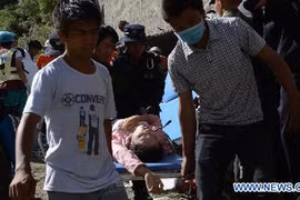 Tây Tạng: Xe buýt lao xuống vực, 44 người chết