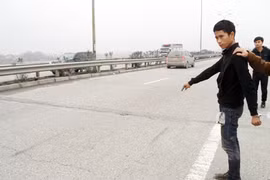 Đường cùng, kẻ “quỵt” cước taxi dọa tự sát