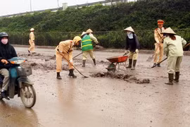 Hành động kịp thời của các chiến sỹ Cảnh sát giao thông
