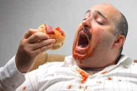 Phát bệnh nguy hiểm vì ăn uống bừa bãi