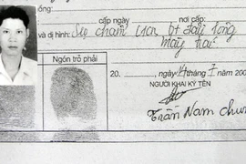 Nhận diện kẻ trốn truy nã qua nét chữ trong bộ hồ sơ xin việc