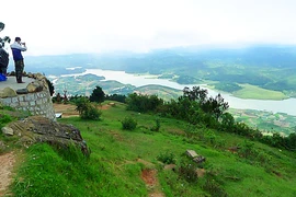 Nhìn Lang Biang từ độ cao 2.000m