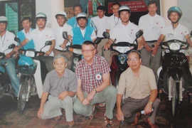 Đội xe ôm nghĩa hiệp và chuyện “đầu tư tình cảm”