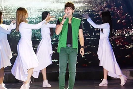 Ca sĩ Ngọc Vũ: Thay đổi như tắc kè hoa