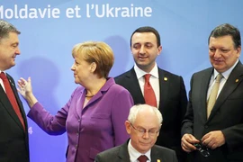 Vừa đấm vừa xoa