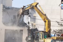 Cưỡng chế vi phạm đất đai tại xã Mỹ Đình, huyện Từ Liêm