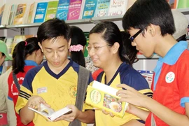 Tăng tốc biên soạn chương trình - sách giáo khoa phổ thông và đào tạo giáo viên