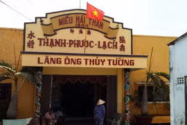 Chiếc đao làm bằng xương cá trăm tuổi và bí ẩn về loài thủy tướng của cá Ông