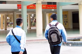 Học sinh viết tâm thư đã được đi học trở lại