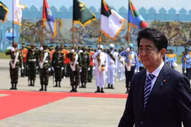 Giành giật Nam Á