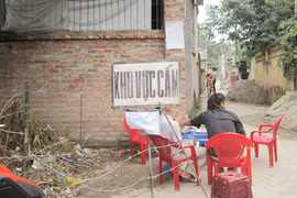 Trắng đêm lo nhà sập