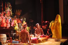 “Hầu đồng - Cõi thần, cõi người”