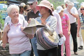 Chuẩn hóa nguồn nhân lực cho du lịch làng nghề