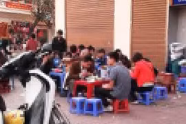 “Mùa chặt chém” của quán vỉa hè