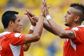Chile cầm chắc 3 điểm
