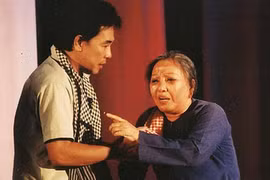 Hồng Nga - “mẹ” của 4 thế hệ nghệ sĩ