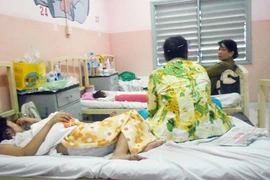 Trẻ nhập viện tăng mạnh