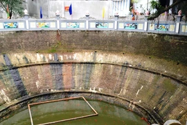 Sự thật về vụ hàng trăm người “bám trụ” giữ đất giếng Mộc và ngôi miếu cổ