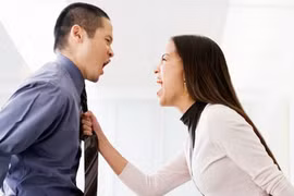Vợ chồng cãi vã do thiếu yêu thương