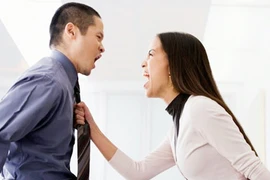 Vợ chồng cãi vã do thiếu yêu thương