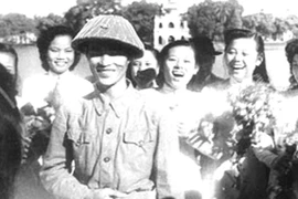 Đây lắng hồn núi sông…