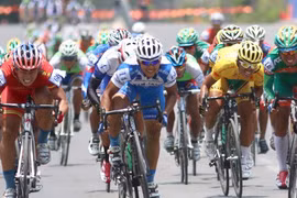 Đua xe đạp hướng về Điện Biên Phủ