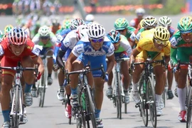 Đua xe đạp hướng về Điện Biên Phủ