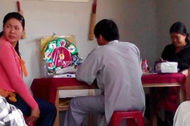 Đất Quảng Nam lại nổi "Thánh bà"