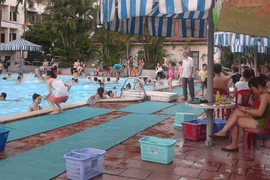 Dạy trẻ học bơi: Chất lượng... thả nổi