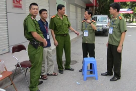 Âm thầm góp sức cho mỗi mùa thi