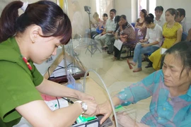 Gắn kết phong trào thi đua với nhiệm vụ chuyên môn