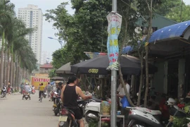 Xây ki-ốt trên đất mở đường để chống bán hàng rong!?