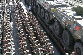 Chi “khủng” cho quân sự